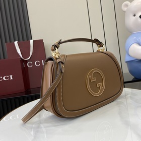 Новая модель Средняя сумка из серии Gucci Blondie Новая сумка из 