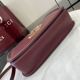 Новая модель Средняя сумка из серии Gucci Blondie Новая сумка из 
