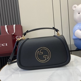 Новая модель Средняя сумка из серии Gucci Blondie Новая сумка из