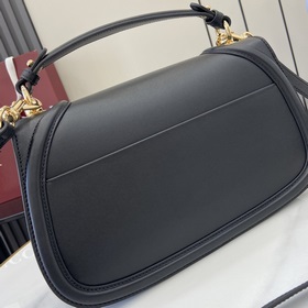 Новая модель Средняя сумка из серии Gucci Blondie Новая сумка из 