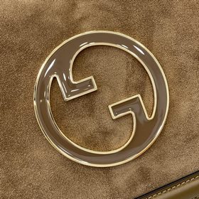 Новая модель Средняя сумка из серии Gucci Blondie Новая сумка из 