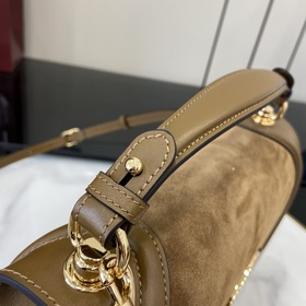 Новая модель Средняя сумка из серии Gucci Blondie Новая сумка из 