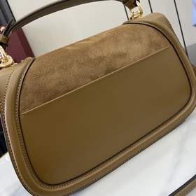 Новая модель Средняя сумка из серии Gucci Blondie Новая сумка из 