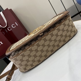 Новая модель Средняя сумка из серии Gucci Blondie Новая сумка из 