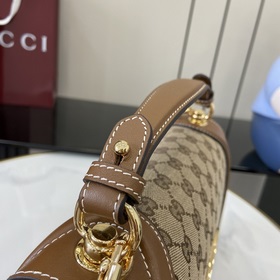 Новая модель Средняя сумка из серии Gucci Blondie Новая сумка из 