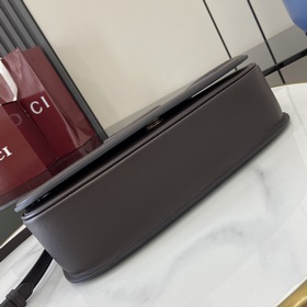 Новая модель Средняя сумка из серии Gucci Blondie Новая сумка из 