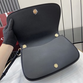Новая модель Средняя сумка из серии Gucci Blondie Новая сумка из 