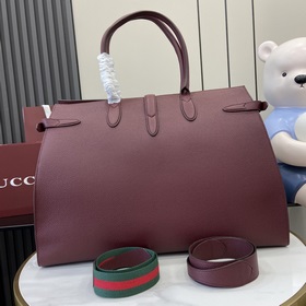 Новая модель В серии сумок Gucci Zhenxuan представлена новая сумк
