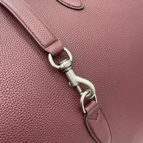 Новая модель В серии сумок Gucci Zhenxuan представлена новая сумк