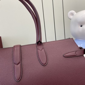 Новая модель В серии сумок Gucci Zhenxuan представлена новая сумк