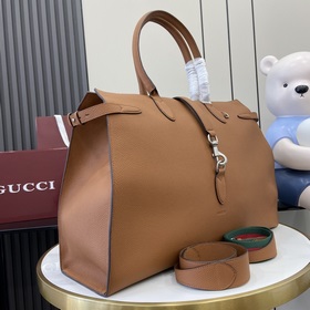 Новая модель В серии сумок Gucci Zhenxuan представлена новая сумк