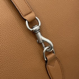 Новая модель В серии сумок Gucci Zhenxuan представлена новая сумк