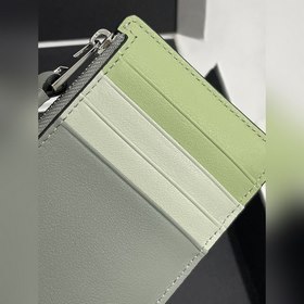 Доступен для заказа карман для карт с застежкой-молнией. Изготовл