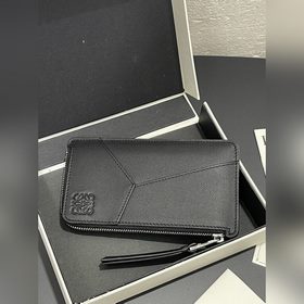 Мужской кошелек на молнии Этот кошелек вдохновлен сумкамиз серии 