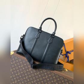 M59159 Черный, высший сорт, чип с кодом. Этот портфель изготовлен