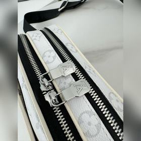 Зарубежный оригинал M31069 Размеры： 24 × 16 × 8 см