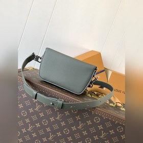 M83560 Зеленый, высший сорт, чип с кодом. Мини-сумка Pilot из зер