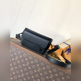 M83563 Черный, высший сорт, чип с кодом. Мини-сумка Pilot из зерн