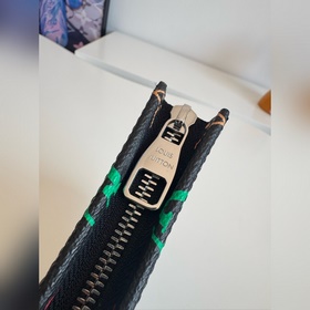 Зарубежный оригинал M13746 черный эксклюзивный снимок! Косметичка