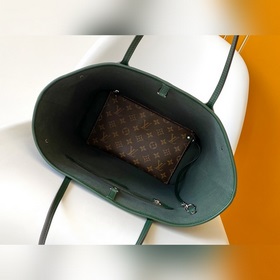 Динамичная сумка Neverfull среднего размера с волнистым узором M1