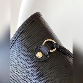 Динамичный Neverfull средний клатч с волнистым узором M12195 зеле