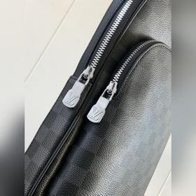 Высококачественный оригинал с кодом M45302 Black. Модель Avenue с