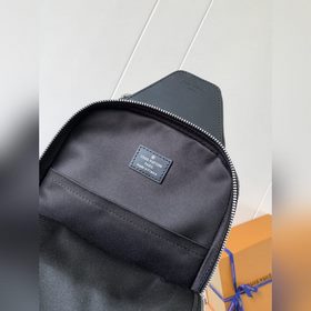 Высококачественный оригинал с кодом M46327. Модель Avenue из ткан