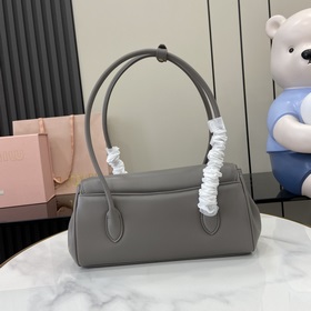 MIUMIU 24ss Новая осенне-зимняя коллекция сумок-багетов Стиль сум