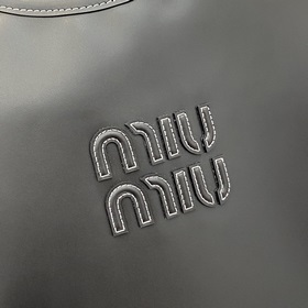 Новая модель Женская сумка Miu IVY из кожи быка Эта классическая 