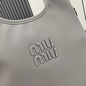 Новая модель Женская сумка Miu IVY из кожи быка Эта классическая 