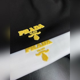 Новая коллекция Prada весна-лето 2025 с короткими рукавами уже в 