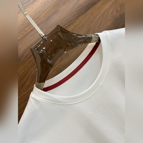 Рекомендуем  Prada 2025ss весенняя коллекция. Футболка Prada с к