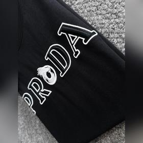 Prada весна-лето 2025, в продаже, эксклюзивная серия, серия с рел