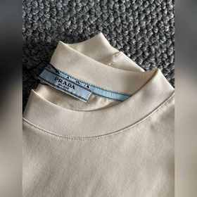 Prada 2025ss новейшая модель короткорукавой футболки, оригинальна