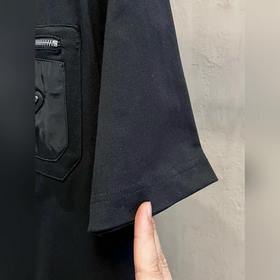 Prada – идеальный вариант для ношения отдельно или под другой оде