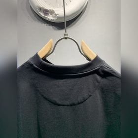 PRD футболка с вышитым логотипом Эта футболка изготовлена из хлоп