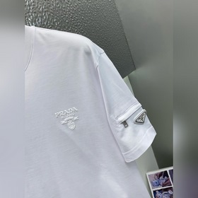 Новая коллекция Prada весна-лето 2025 с короткими рукавами уже в 