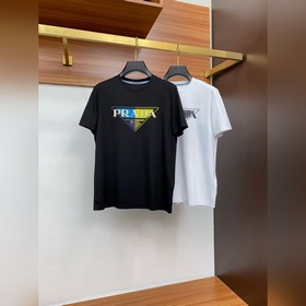 Новая коллекция Prada весна-лето 2025 с короткими рукавами уже в 