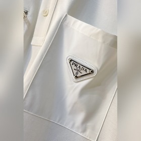 J608 PA Prada весна-лето 2025. Рубашка-поло с короткими рукавами 