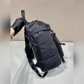 Женский рюкзак 1BZ039 Двухплечевой рюкзак. Этот нейлоновый рюкзак