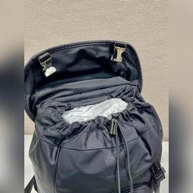 Женский рюкзак 1BZ039 Двухплечевой рюкзак. Этот нейлоновый рюкзак