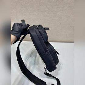 Новая сумка через плечо 2VZ105 Эта сумка из переработанного нейл
