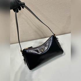 Новая сумка Aimee под мышку 1BC229 из морщинистой кожи Эта сумка