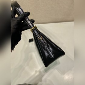 Новая сумка Aimee под мышку 1BC229 из морщинистой кожи Эта сумка