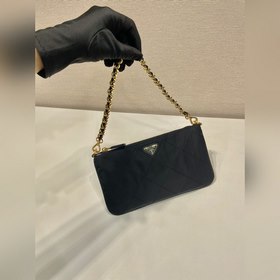 Шугэ Хобо 1Nl054 Сумка под мышку Эта сумка под мышку изготовлена