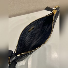 Шугэ Хобо 1Nl054 Сумка под мышку Эта сумка под мышку изготовлена