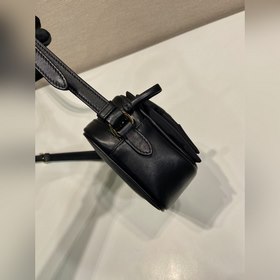 Сумка через плечо Butterfly 1BC242 Эта сумка через плечо с бабоч