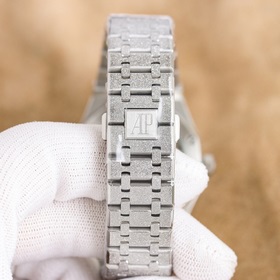 Audemars Piguet Royal Oak 15500V2 — впечатляющий дебют： удаление 