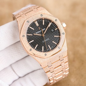 Audemars Piguet Royal Oak Frosted Gold Edition — впечатляющий деб