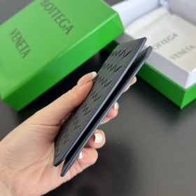 Новая модель BV 796964 с плетеным клапаном Piccolo Elap из телячь